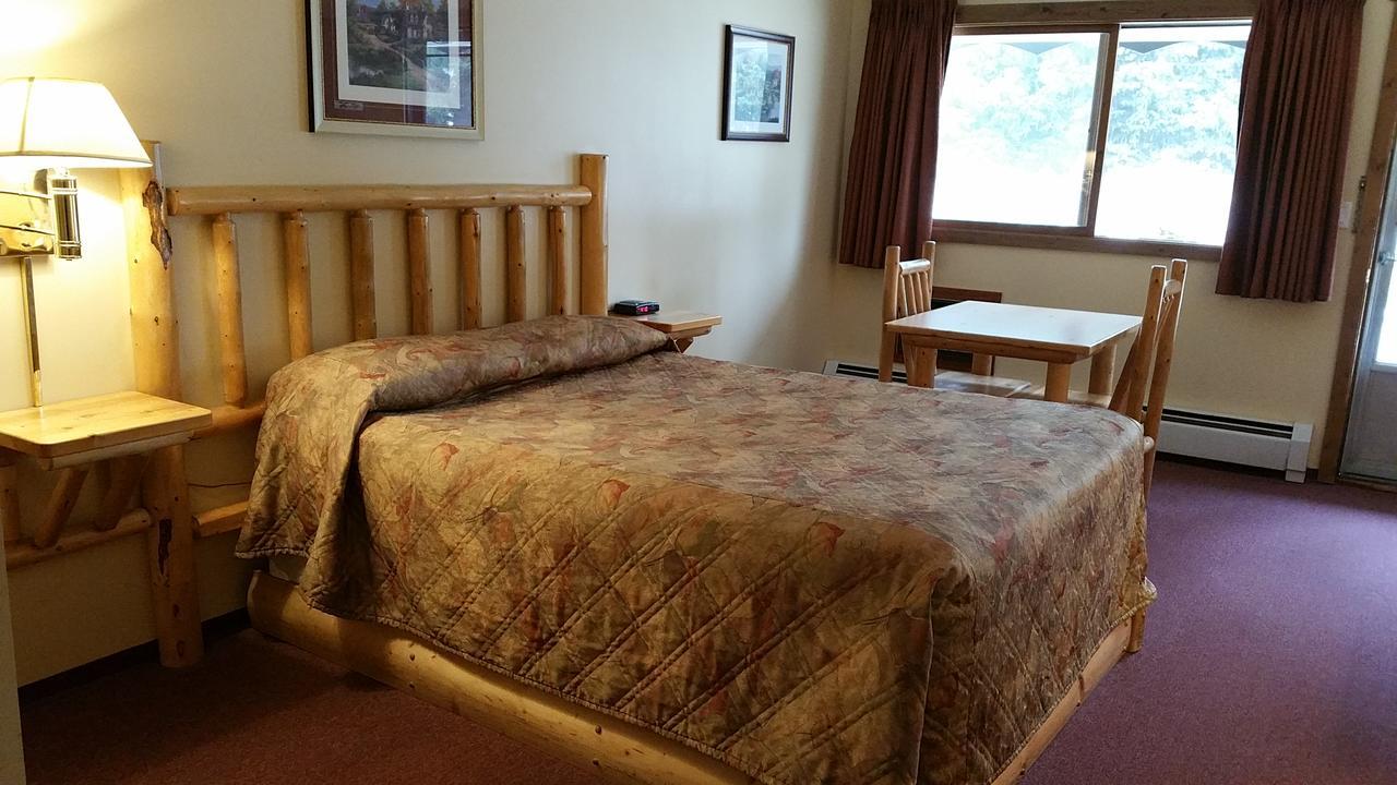 Yellowhead Motel Valemount Kültér fotó